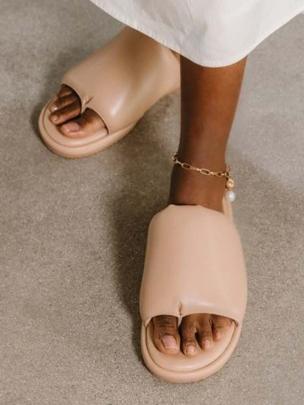 Kelsi Dagger Brooklyn Traveler Puffy Vegan Leather Slide Sandals Tan Sz 7.5